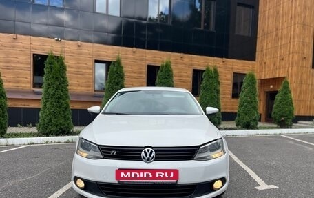 Volkswagen Jetta VI, 2013 год, 850 000 рублей, 2 фотография