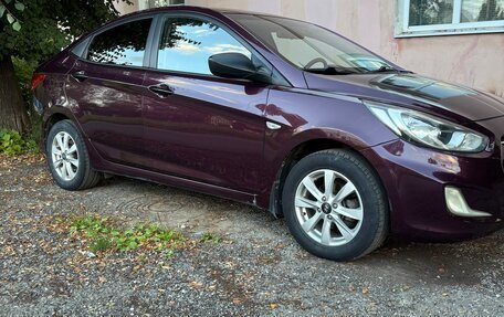 Hyundai Solaris II рестайлинг, 2012 год, 660 000 рублей, 2 фотография