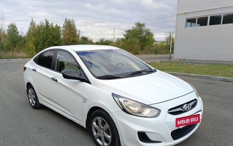 Hyundai Solaris II рестайлинг, 2012 год, 750 000 рублей, 2 фотография