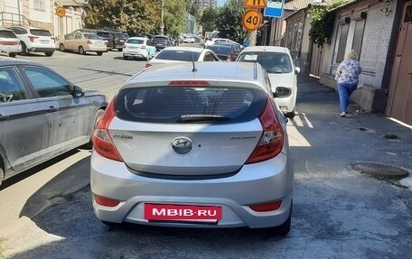 Hyundai Solaris II рестайлинг, 2011 год, 870 000 рублей, 3 фотография
