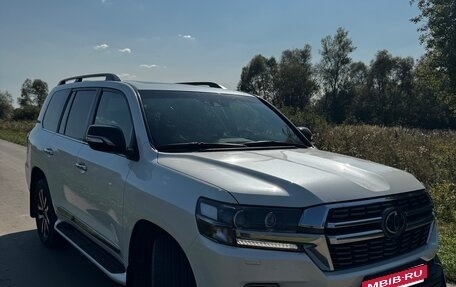 Toyota Land Cruiser 200, 2017 год, 6 000 000 рублей, 6 фотография