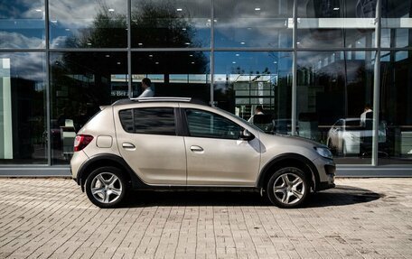 Renault Sandero II рестайлинг, 2017 год, 1 000 000 рублей, 8 фотография