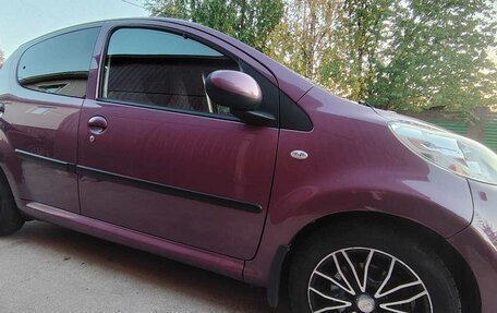 Peugeot 107 I рестайлинг, 2012 год, 550 000 рублей, 3 фотография