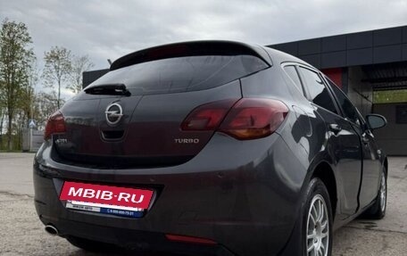 Opel Astra J, 2011 год, 650 000 рублей, 2 фотография