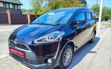 Toyota Sienta II, 2017 год, 1 420 000 рублей, 2 фотография