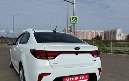 KIA Rio IV, 2018 год, 1 400 000 рублей, 3 фотография