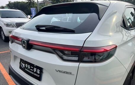 Honda Vezel, 2023 год, 1 989 000 рублей, 5 фотография