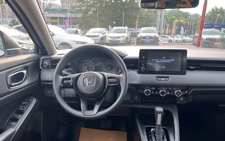 Honda Vezel, 2023 год, 1 989 000 рублей, 9 фотография