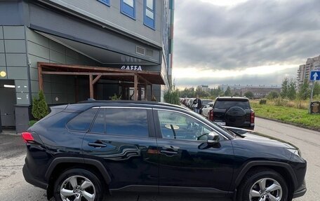 Toyota RAV4, 2020 год, 3 000 000 рублей, 6 фотография