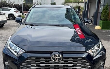 Toyota RAV4, 2020 год, 3 000 000 рублей, 8 фотография