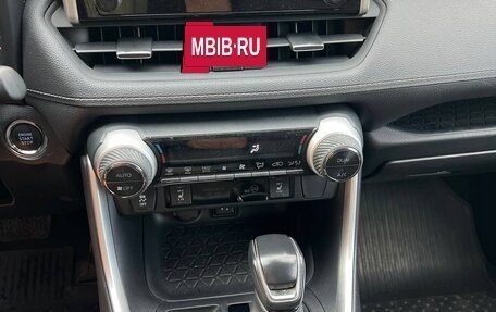 Toyota RAV4, 2020 год, 3 000 000 рублей, 11 фотография