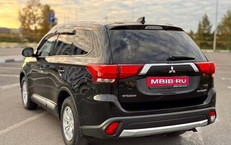 Mitsubishi Outlander III рестайлинг 3, 2017 год, 1 599 000 рублей, 6 фотография