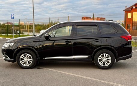 Mitsubishi Outlander III рестайлинг 3, 2017 год, 1 599 000 рублей, 14 фотография