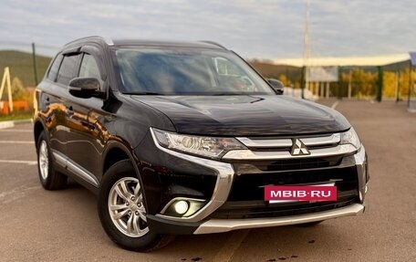 Mitsubishi Outlander III рестайлинг 3, 2017 год, 1 599 000 рублей, 3 фотография