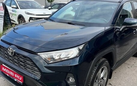 Toyota RAV4, 2020 год, 3 000 000 рублей, 7 фотография