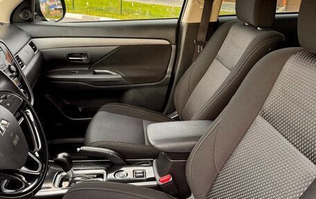 Mitsubishi Outlander III рестайлинг 3, 2017 год, 1 599 000 рублей, 18 фотография