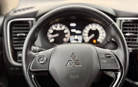 Mitsubishi Outlander III рестайлинг 3, 2017 год, 1 599 000 рублей, 25 фотография