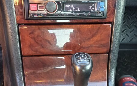 Mercedes-Benz E-Класс, 1998 год, 700 000 рублей, 6 фотография