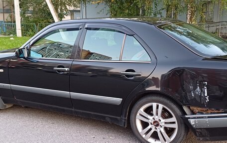 Mercedes-Benz E-Класс, 1998 год, 700 000 рублей, 13 фотография