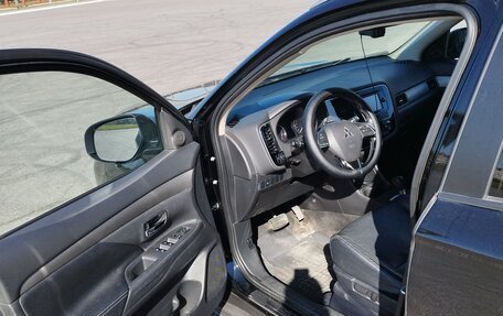 Mitsubishi Outlander III рестайлинг 3, 2015 год, 1 670 000 рублей, 5 фотография