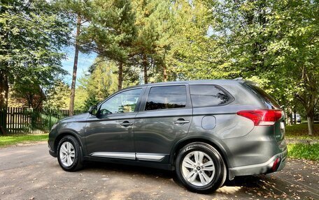 Mitsubishi Outlander III рестайлинг 3, 2018 год, 1 400 000 рублей, 5 фотография