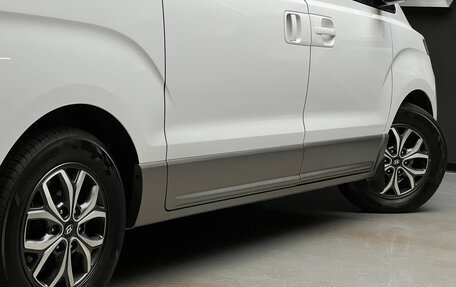 Hyundai H-1 II рестайлинг, 2020 год, 3 650 000 рублей, 11 фотография