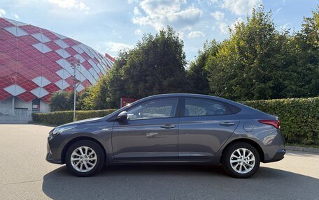 Hyundai Solaris II рестайлинг, 2021 год, 1 600 000 рублей, 2 фотография