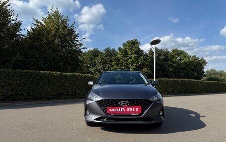 Hyundai Solaris II рестайлинг, 2021 год, 1 600 000 рублей, 8 фотография