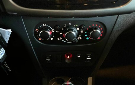 Renault Logan II, 2020 год, 965 000 рублей, 15 фотография