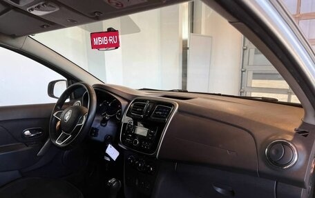 Renault Logan II, 2020 год, 965 000 рублей, 12 фотография