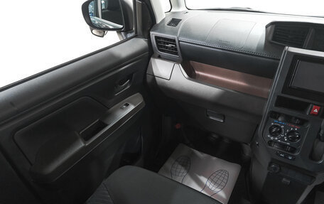 Toyota Roomy I, 2020 год, 1 179 000 рублей, 10 фотография
