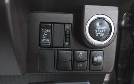 Toyota Roomy I, 2020 год, 1 179 000 рублей, 19 фотография