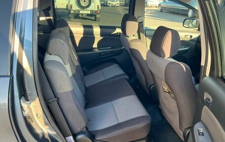 Toyota Wish II, 2003 год, 699 000 рублей, 17 фотография
