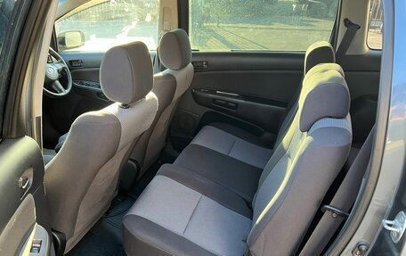 Toyota Wish II, 2003 год, 699 000 рублей, 18 фотография