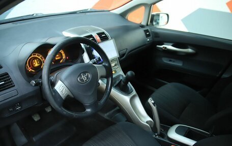 Toyota Auris II, 2007 год, 650 000 рублей, 10 фотография