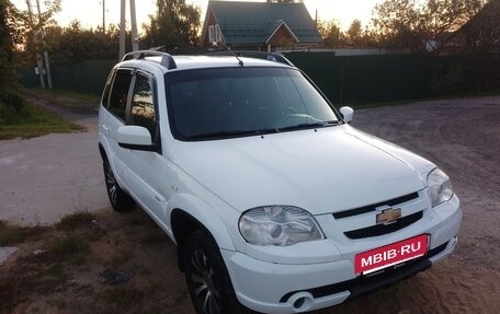 Chevrolet Niva I рестайлинг, 2016 год, 780 000 рублей, 3 фотография