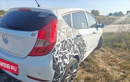Hyundai Solaris II рестайлинг, 2016 год, 900 000 рублей, 2 фотография
