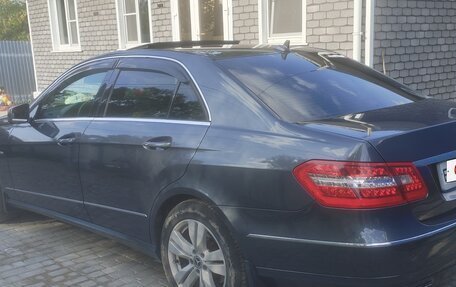 Mercedes-Benz E-Класс, 2011 год, 1 800 000 рублей, 6 фотография