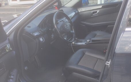 Mercedes-Benz E-Класс, 2011 год, 1 800 000 рублей, 10 фотография