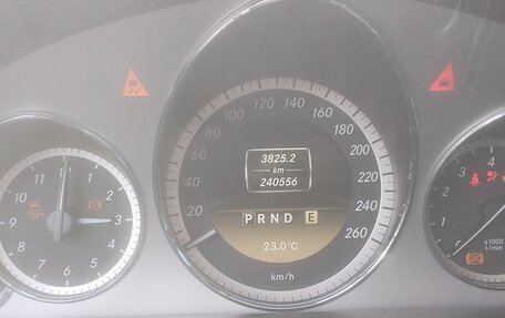 Mercedes-Benz E-Класс, 2011 год, 1 800 000 рублей, 13 фотография