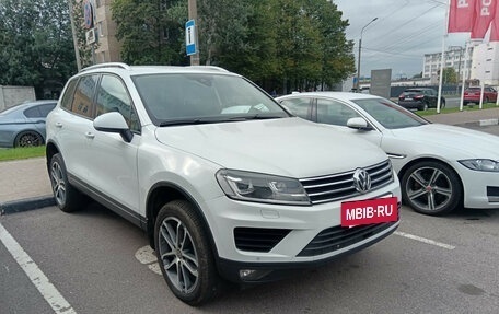 Volkswagen Touareg III, 2015 год, 2 190 000 рублей, 2 фотография