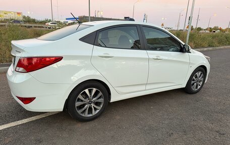 Hyundai Solaris II рестайлинг, 2015 год, 1 400 000 рублей, 7 фотография