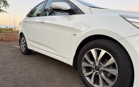 Hyundai Solaris II рестайлинг, 2015 год, 1 400 000 рублей, 10 фотография
