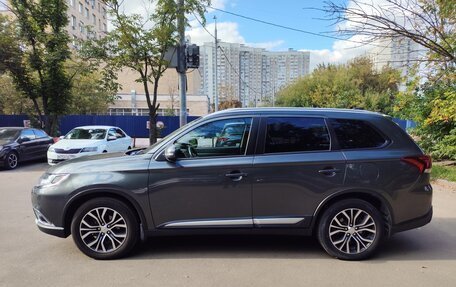 Mitsubishi Outlander III рестайлинг 3, 2018 год, 1 730 000 рублей, 3 фотография
