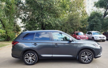 Mitsubishi Outlander III рестайлинг 3, 2018 год, 1 730 000 рублей, 7 фотография