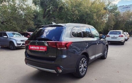 Mitsubishi Outlander III рестайлинг 3, 2018 год, 1 730 000 рублей, 6 фотография