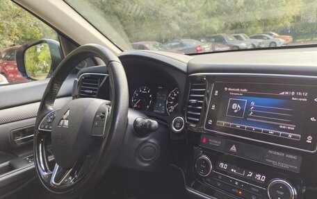 Mitsubishi Outlander III рестайлинг 3, 2018 год, 1 730 000 рублей, 17 фотография