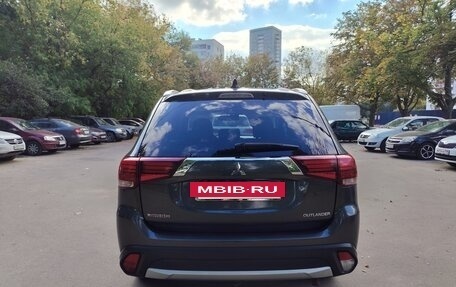 Mitsubishi Outlander III рестайлинг 3, 2018 год, 1 730 000 рублей, 5 фотография