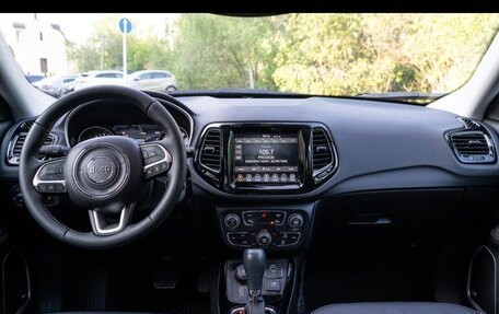 Jeep Compass II, 2020 год, 2 550 000 рублей, 13 фотография