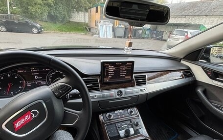 Audi A8, 2010 год, 1 350 000 рублей, 10 фотография